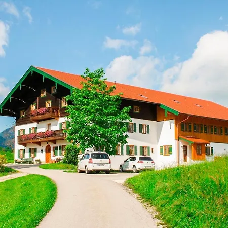 مزرعة للإقامة Riederhof Inkl. Chiemgaukarte